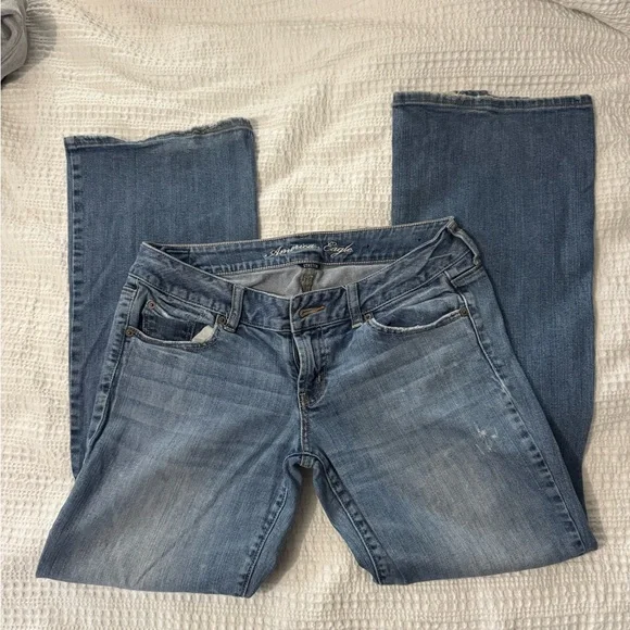 American Eagle Outfitters Favorite Boyfriend Low Rise Jean - Picture 3 of 4